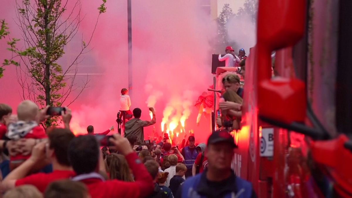 PSV Eindhoven - defilare oras suporteri