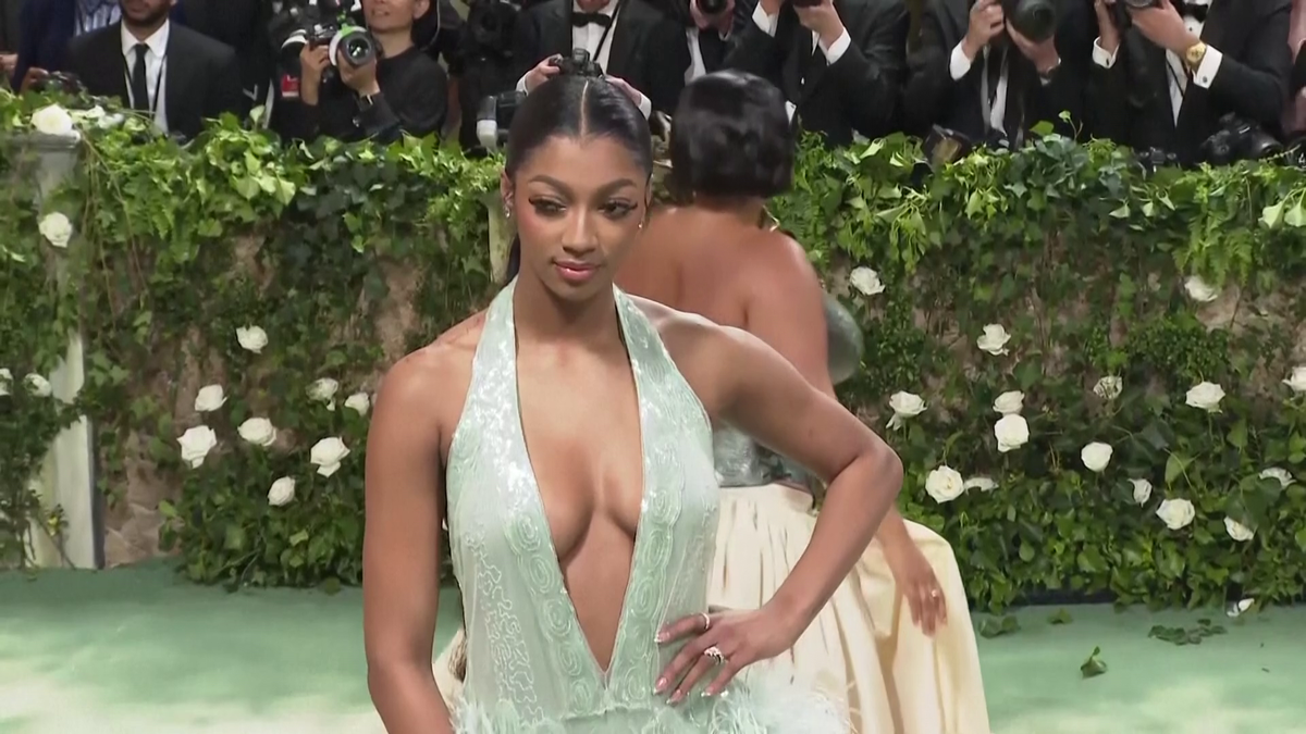 Angel Reese, apariție electrizantă la Gala Met » Jucătoarea de baschet a făcut furori: „Mă simt sexy!”