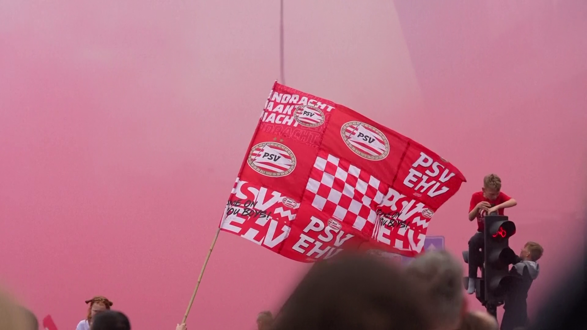 I-au plimbat cu TIR-ul! A fost frenezie în Eindhoven, după ce PSV a cucerit titlul