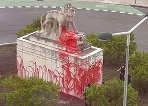 Ultrașii au vandalizat statuia rivalei chiar înainte de derby-ul care va decide titlul