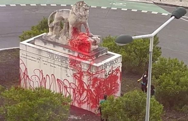 Ultrașii au vandalizat statuia rivalei chiar înainte de derby-ul care va decide titlul