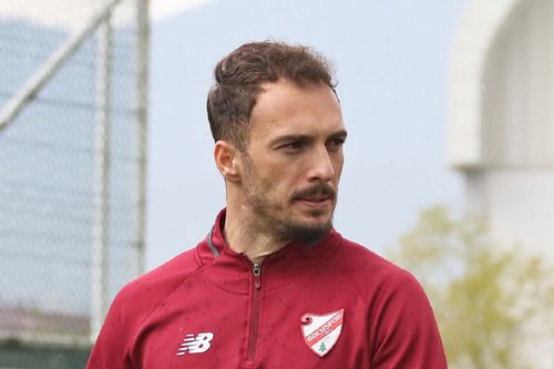 Atacantul căruia Rapid i-a arătat ușa a devenit golgheter, iar acum a plecat la liderul campionatului