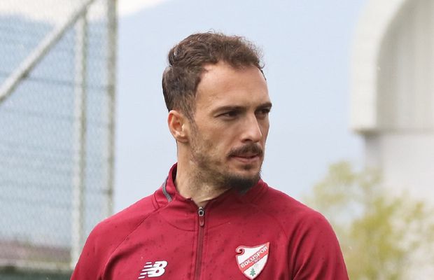 Atacantul căruia Rapid i-a arătat ușa a devenit golgheter, iar acum a plecat la liderul campionatului