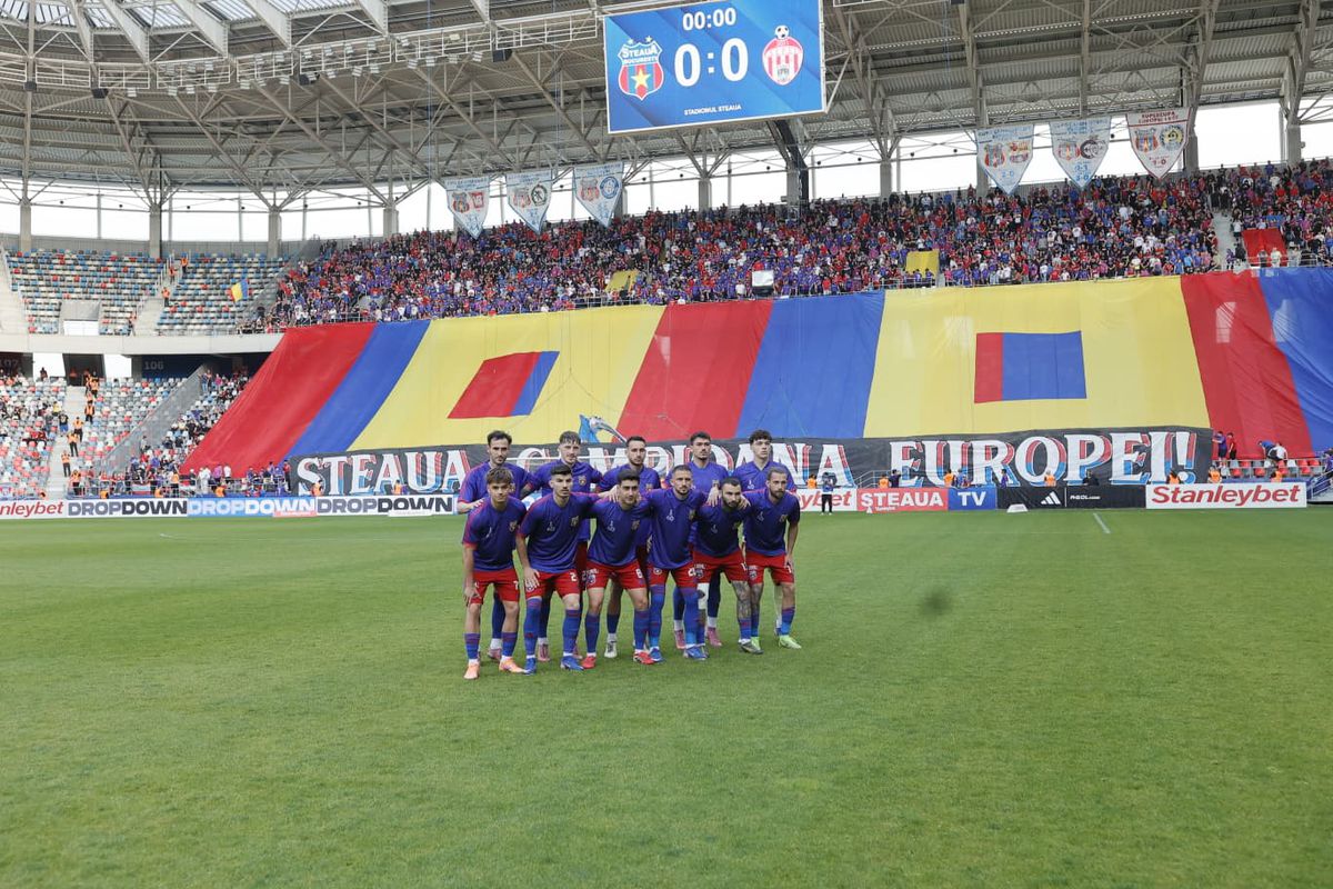 Sărbătoare în Ghencea, la Steaua - Sepsi » Scenografie specială a Peluzei Sud + toate mesajele afișate