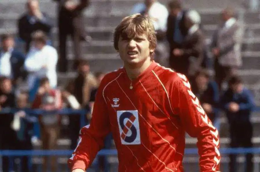 Gabi Balint a deschis ușa casei, la Sângeorz-Băi » Spumos la 40 de ani de la Sevilla: „În timp ce mergeam să bat penalty-ul, îl înjuram în gând pe Lăcătuș”