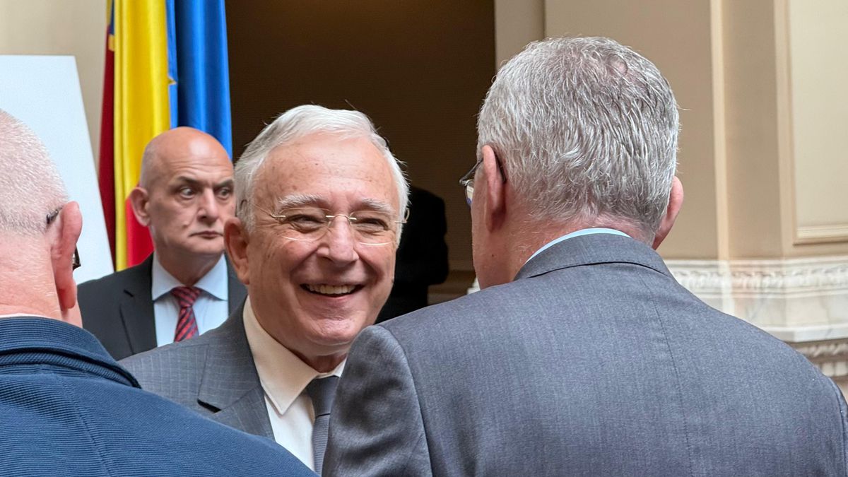 BNR a lansat două monede aniversare pentru generația Stelei din 1986 // foto: Andrei Furnigă (GSP)
