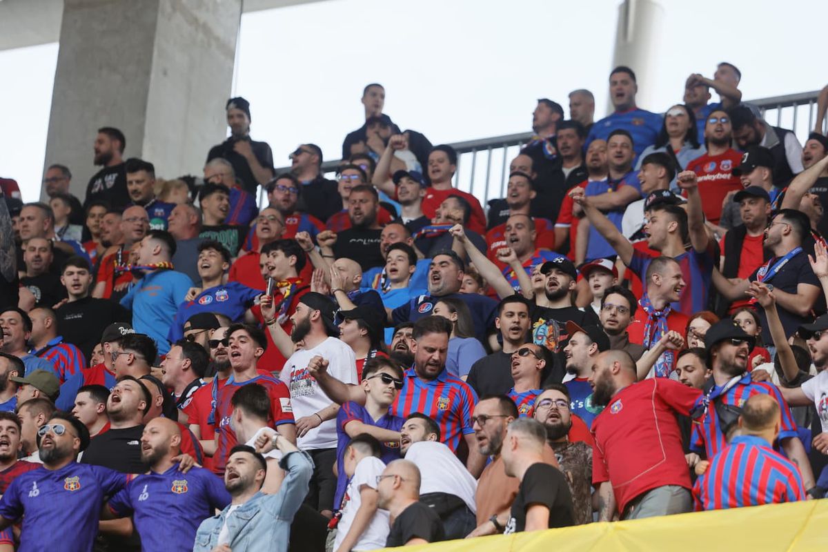 Sărbătoare în Ghencea, la Steaua - Sepsi » Scenografie specială a Peluzei Sud + toate mesajele afișate