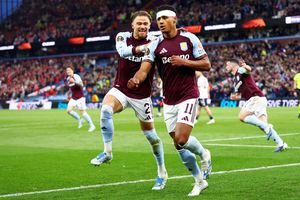 Aston Villa - Nottingham Forest și Freiburg - Braga, returul semifinalelor Europa League » Cartonaș și remontada