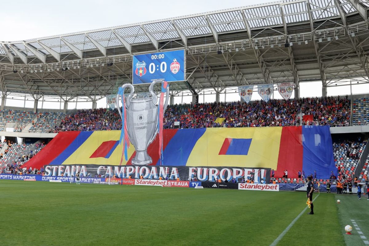 Sărbătoare în Ghencea, la Steaua - Sepsi » Scenografie specială a Peluzei Sud + toate mesajele afișate