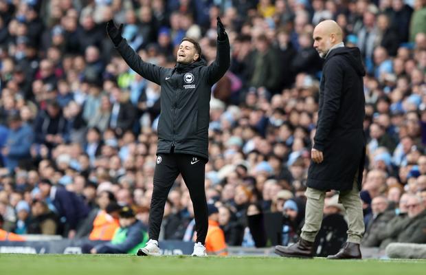 Cel mai tânăr antrenor din Premier League a semnat! Clubul i-a blocat plecarea după interesul uriaș din Germania