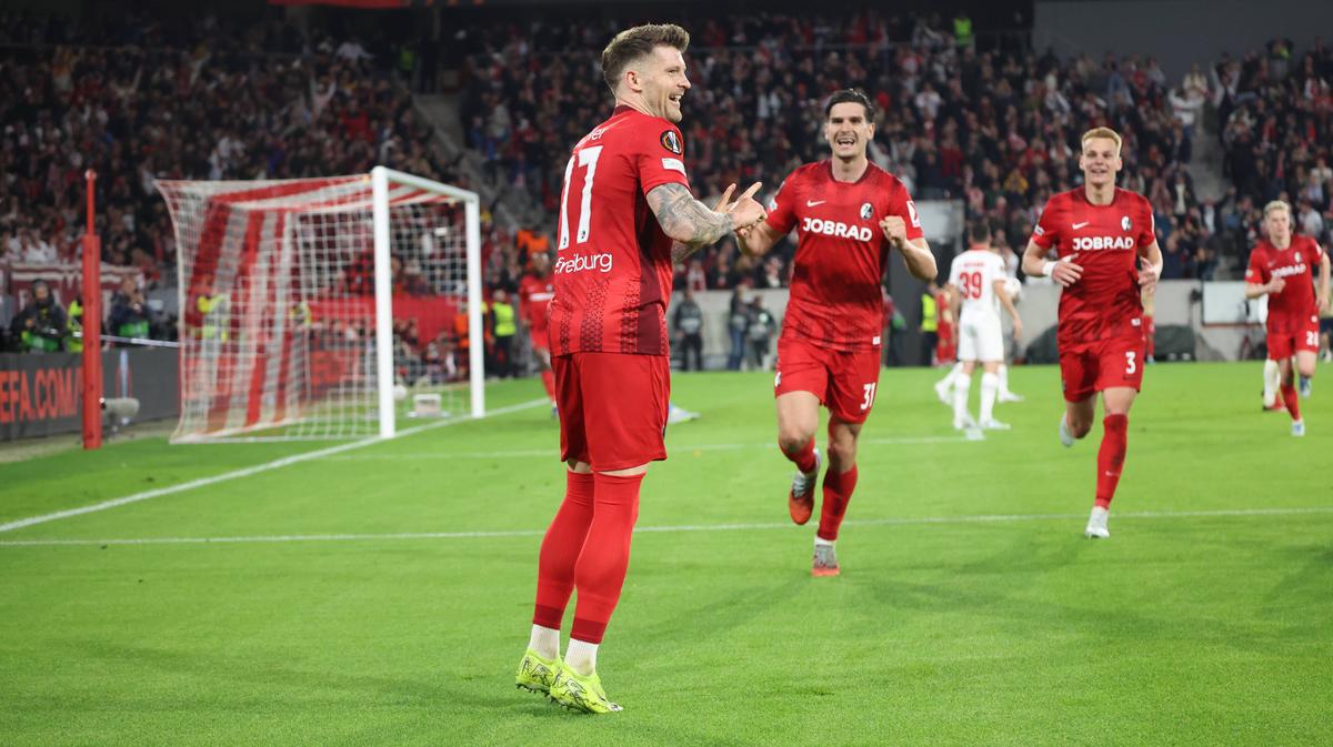 Freiburg - Aston Villa este finala Europa League » Ce UMILINȚĂ în duelul englez!