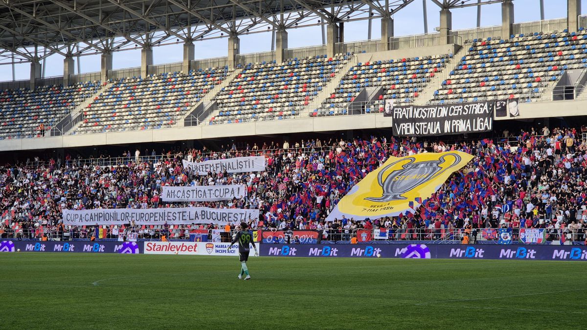 Sărbătoare în Ghencea, la Steaua - Sepsi » Scenografie specială a Peluzei Sud + toate mesajele afișate