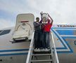 Victor Pițurcă ți Ștefan Iovan, reîntâlnire emoționantă după 40 de ani cu echipajul Tarom care i-a adus de la Sevilla / Facebook Steaua București