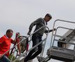 Victor Pițurcă ți Ștefan Iovan, reîntâlnire emoționantă după 40 de ani cu echipajul Tarom care i-a adus de la Sevilla / Facebook Steaua București