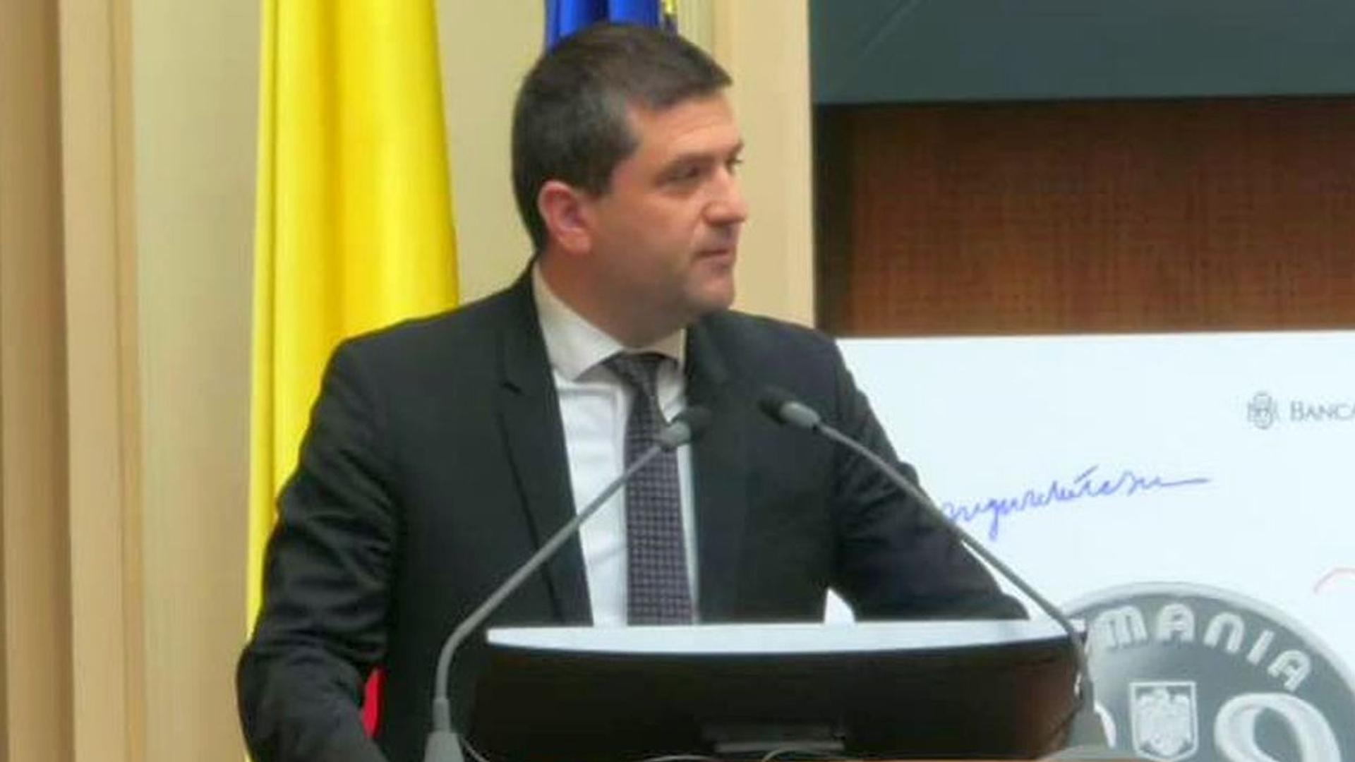 Radu Miruță discutând la o conferință despre Steaua Liga 1, probleme birocratice și asociere mediul privat pentru promovare | sursa foto: Gazeta Sporturilor