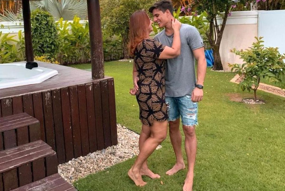 Scandal teribil în familia lui Neymar! Tânărul iubit al mamei lui Neymar a ajuns la spital și a avut nevoie de 12 copci!