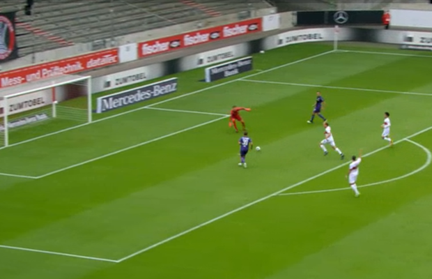 VIDEO Ratare monumentală în Germania! Un jucător s-a făcut de râs în fața porții goale