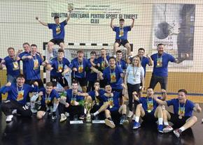 Ce dacă e conflict de interese? La handbal se poate! Antrenorul federal Iulian Stamate a sărbătorit titlul cu CSM București