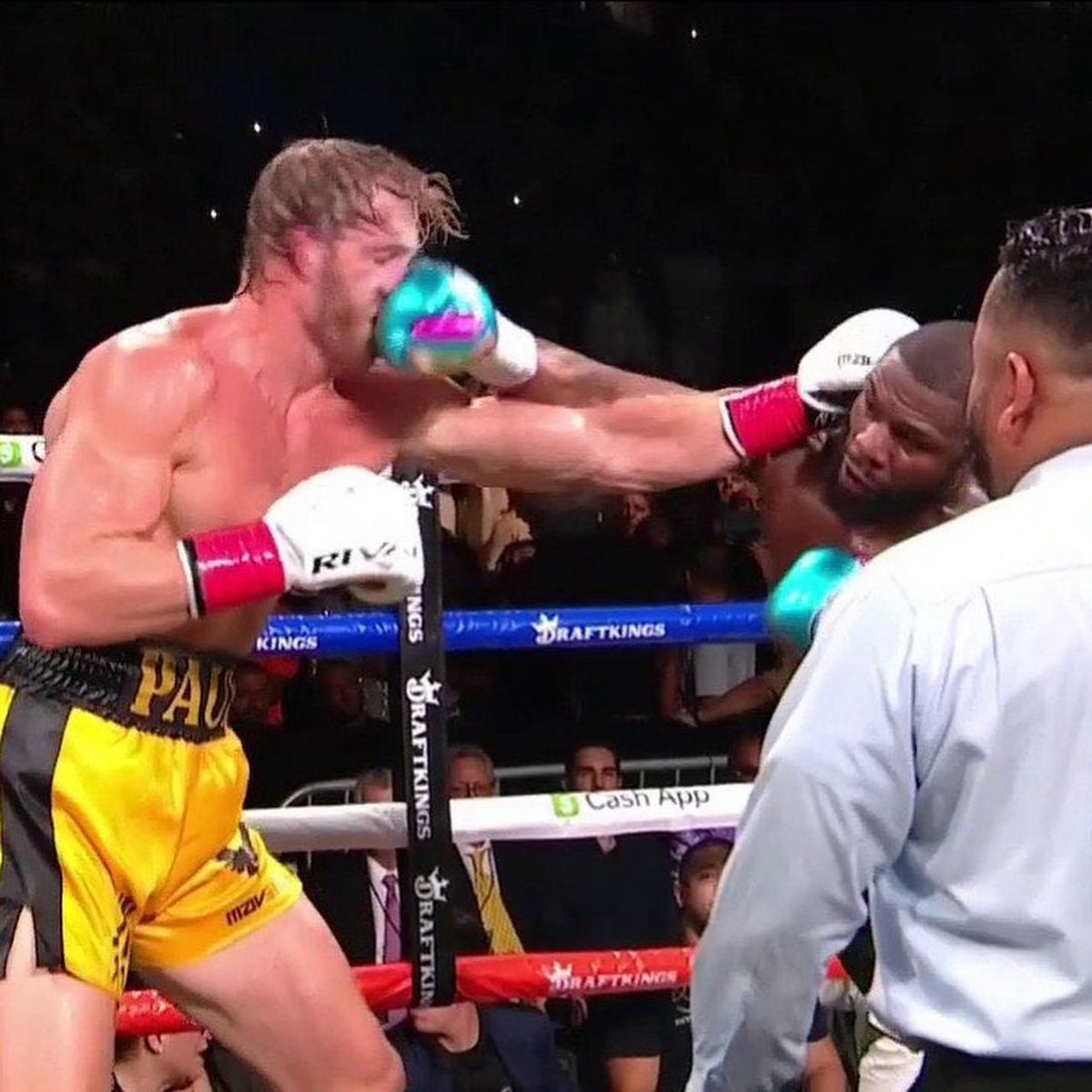 Floyd Mayweather a revenit în ring! A boxat 8 runde cu vedeta Logan Paul