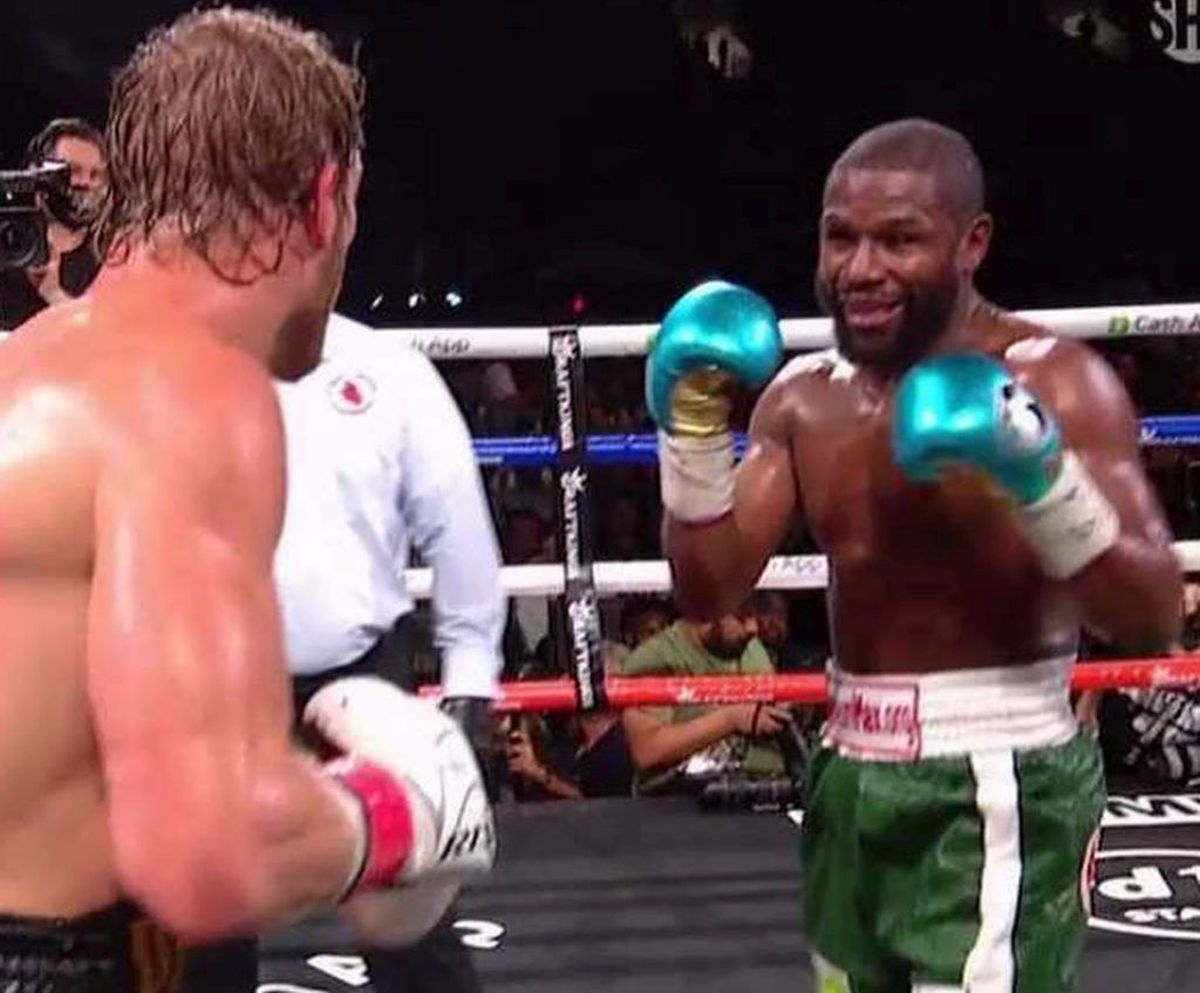 Floyd Mayweather a revenit în ring! A boxat 8 runde cu vedeta Logan Paul