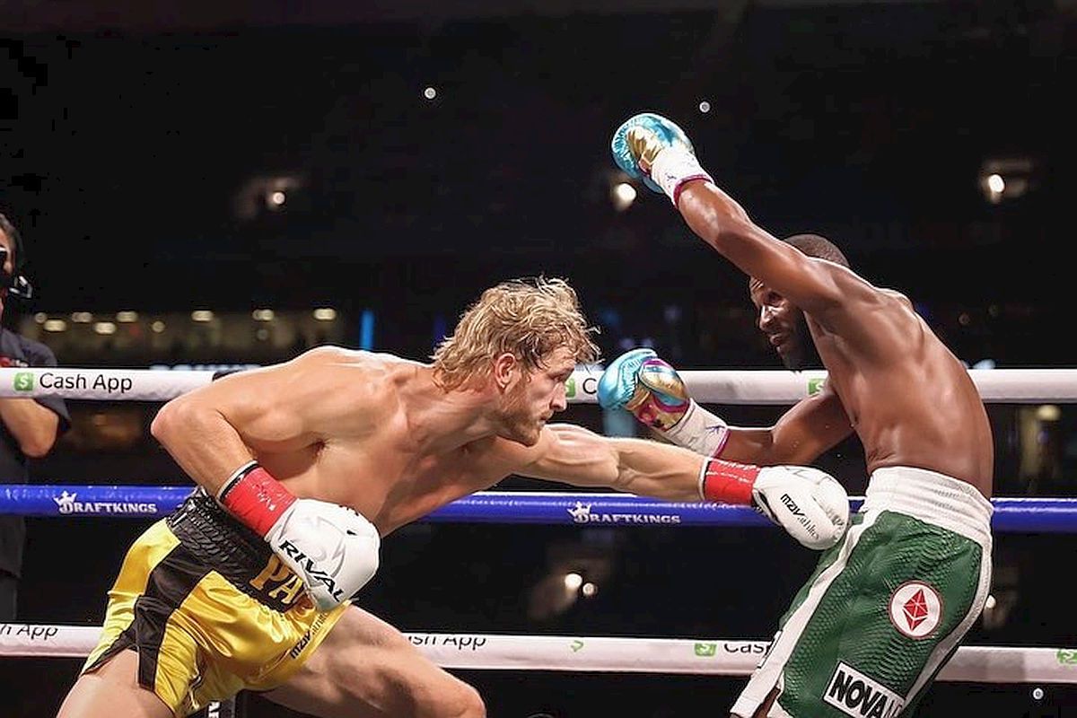 Floyd Mayweather a revenit în ring! A boxat 8 runde cu vedeta Logan Paul