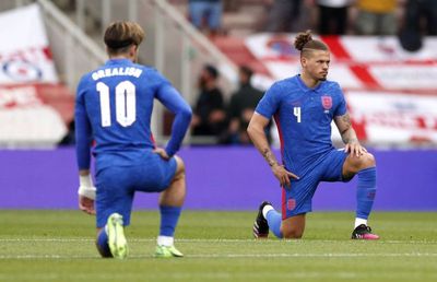 Continuă controversele după Anglia - România: „Doi englezi n-au îngenuncheat, sunt un exemplu”