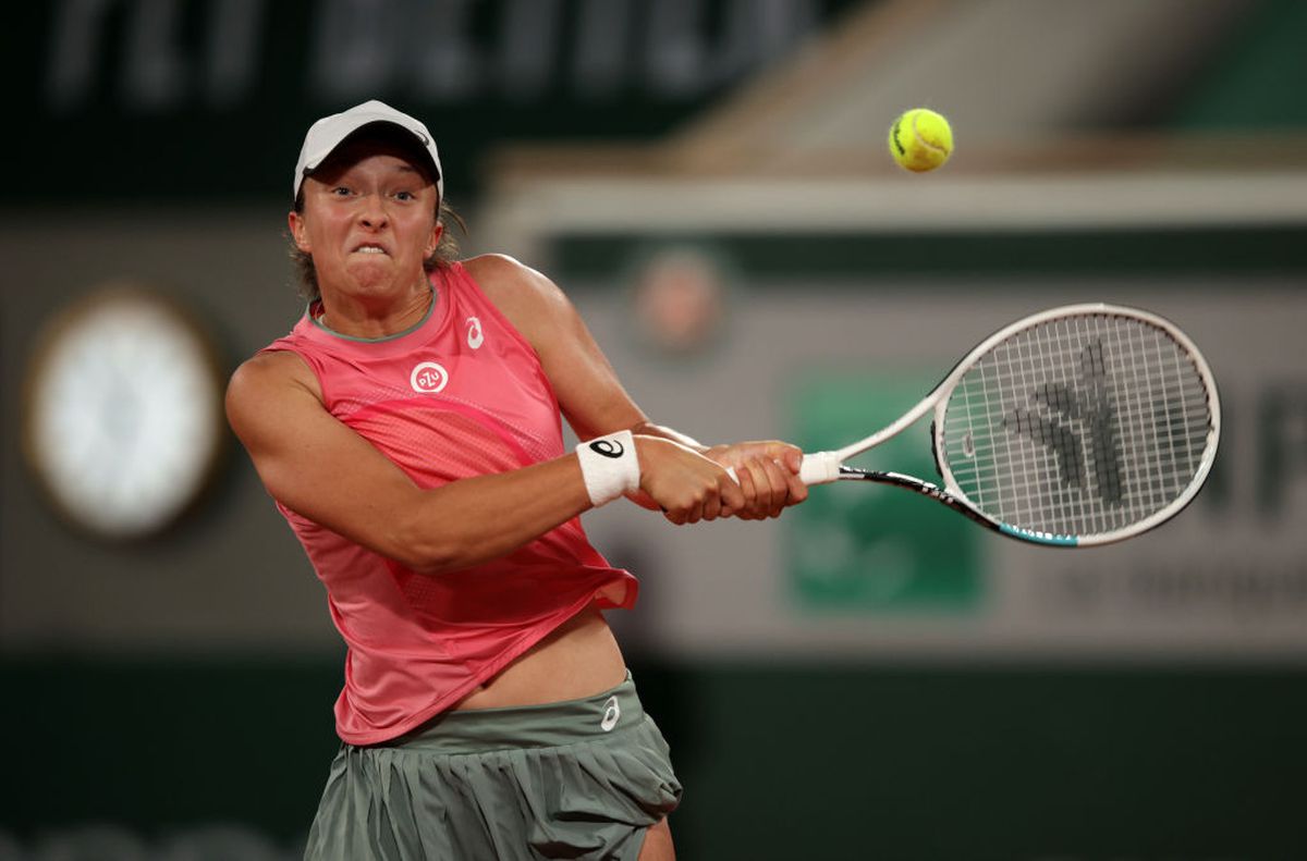 Iga Swiatek defilează spre al doilea titlu la Roland Garros » Modul magistral în care a închis disputa cu Marta Kostyuk
