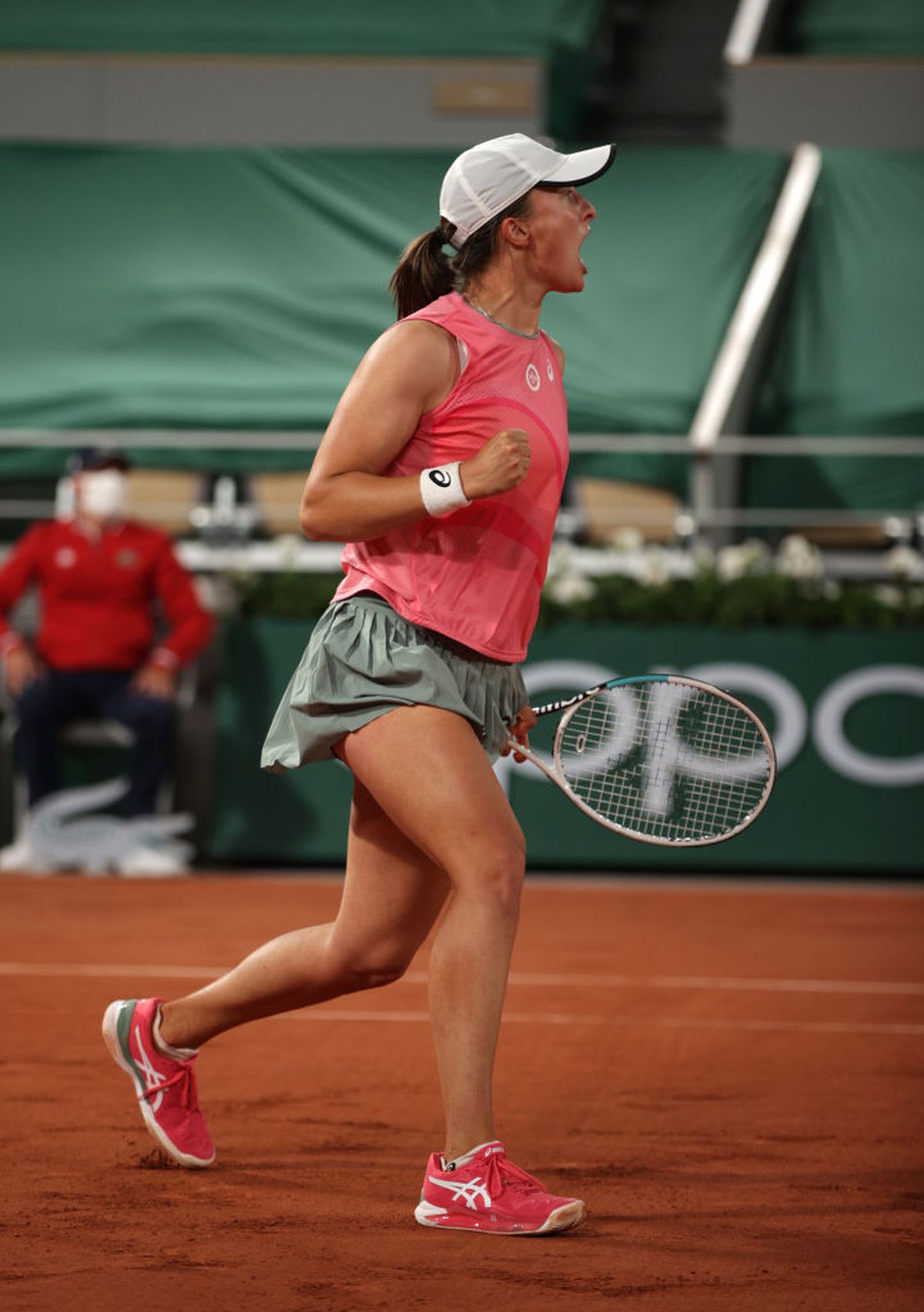 Iga Swiatek defilează spre al doilea titlu la Roland Garros » Modul magistral în care a închis disputa cu Marta Kostyuk
