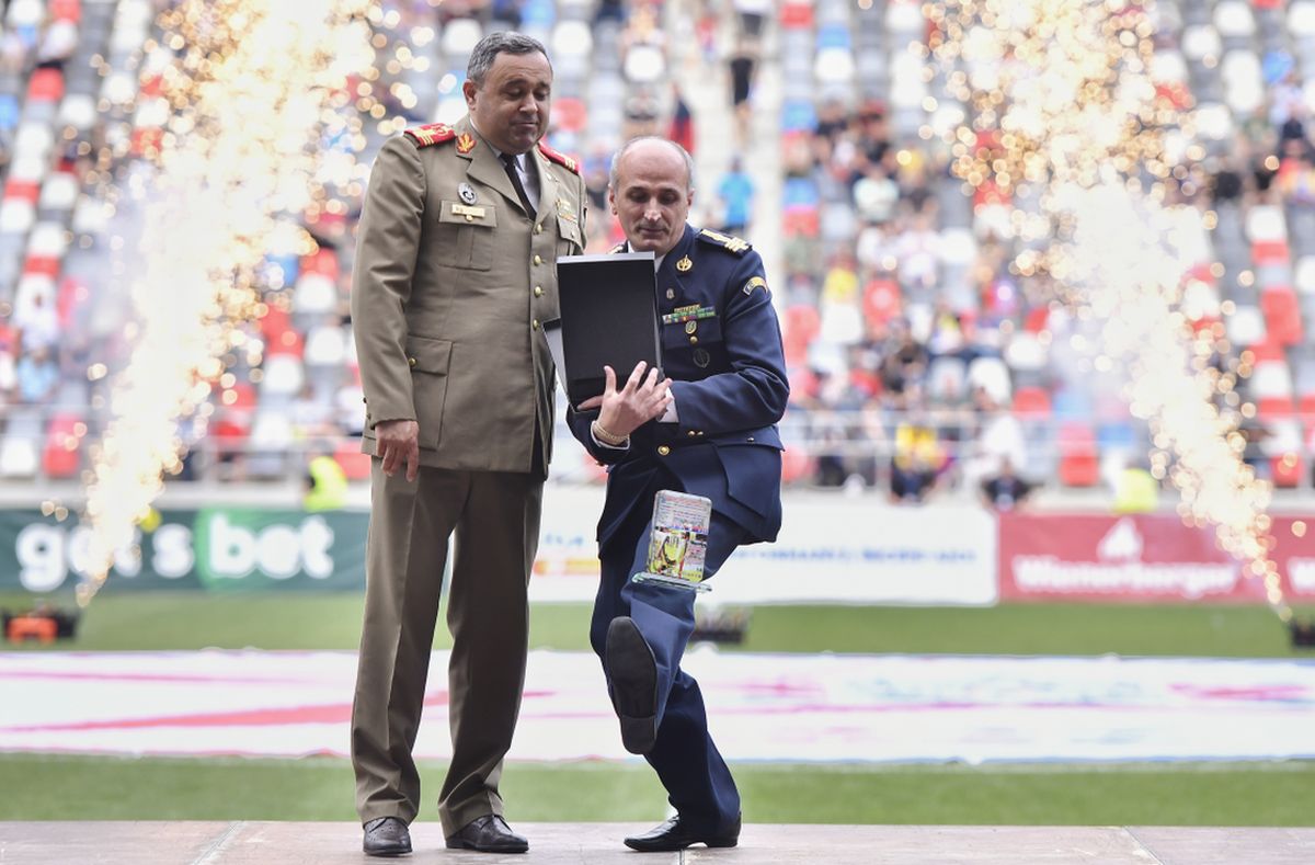 Talpan a spart trofeul în Ghencea, la aniversarea CSA Steaua / FOTO: Capturi @Steaua TV