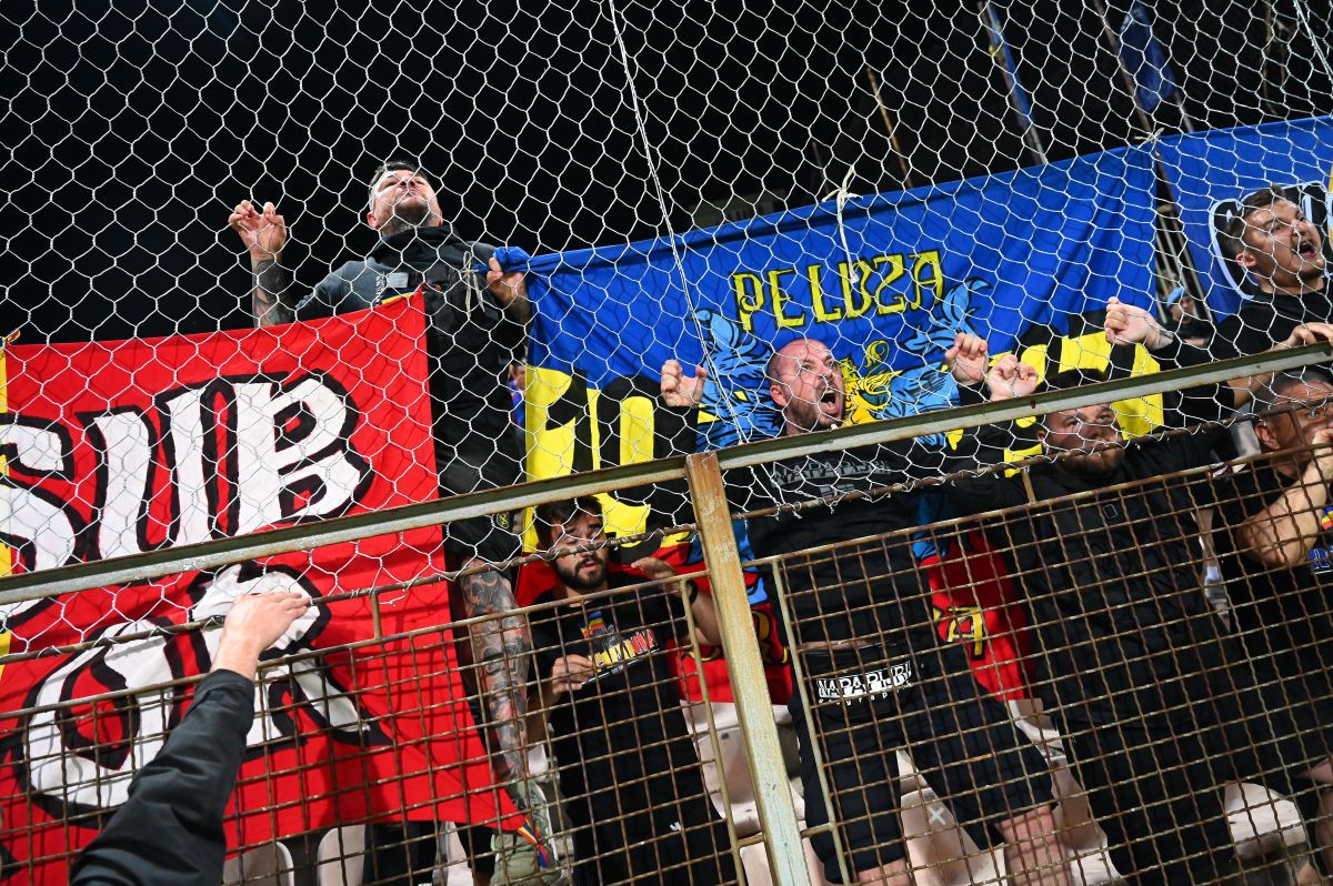 Scandal după meci: „tricolorii”, înjurați de ultrași! Tavi Popescu și Alibec, calmați cu greu » Chiricheș și-a trimis colegii la vestiare