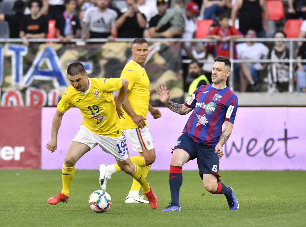 Spectacol pe teren, tristețe în tribune » Meciul legendelor dintre Steaua și România a strâns numai 6.000 de suporteri