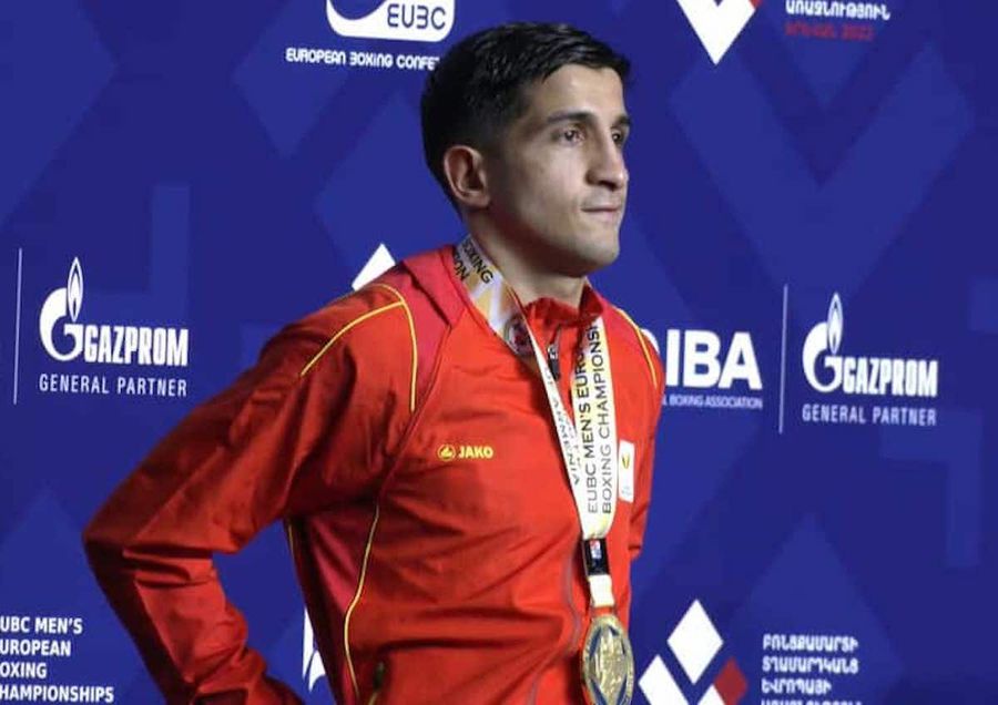 Vasile Usturoi, cu medalia de aur la gât Prin ce a trecut românul care a cucerit aurul european la box pentru Belgia: „A fost extrem de greu la început. Mama lucrează ca femeie de serviciu la Parlamentul European”