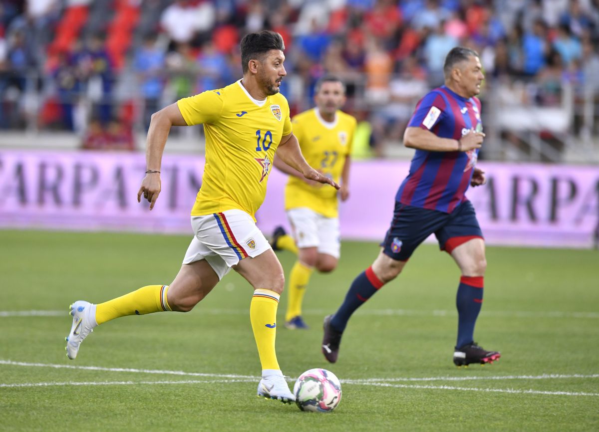 Spectacol pe teren, tristețe în tribune » Meciul legendelor dintre Steaua și România a strâns numai 6.000 de suporteri