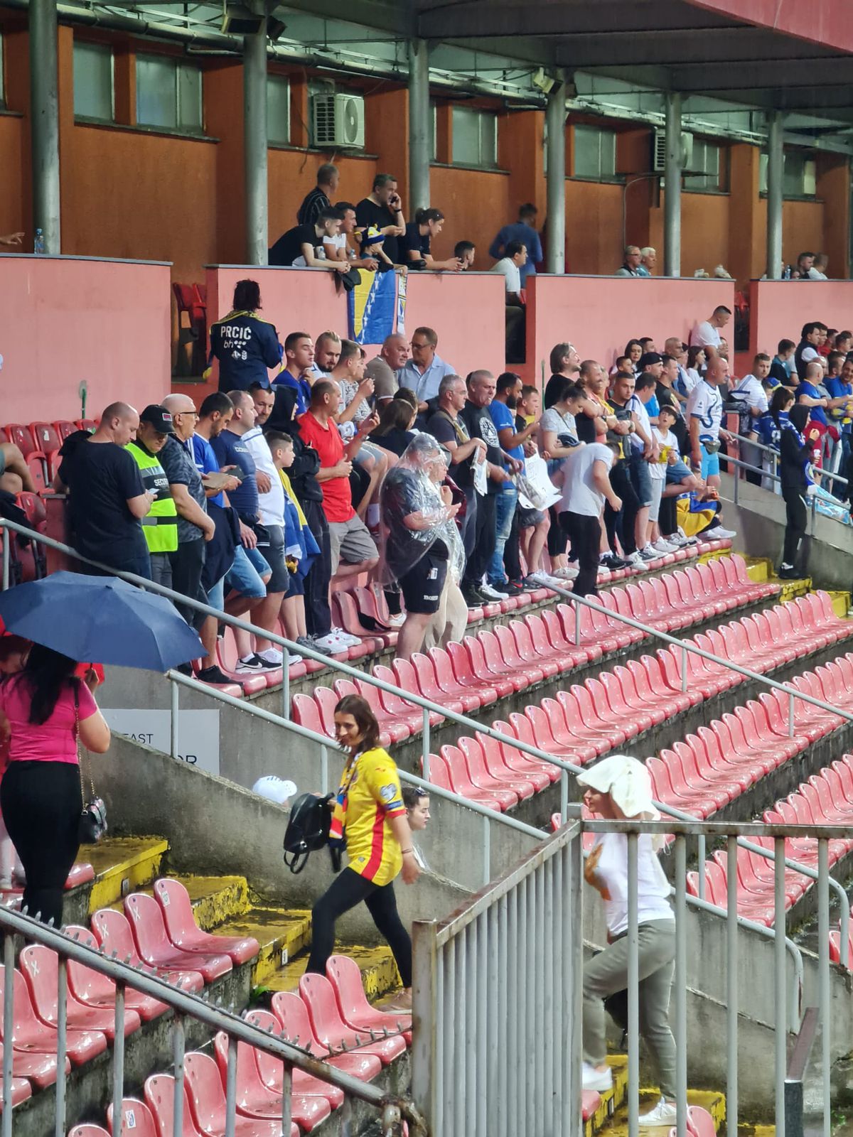 Ultrașii au uitat eșecul de la Podgorica » Susținere importantă pentru „tricolori”