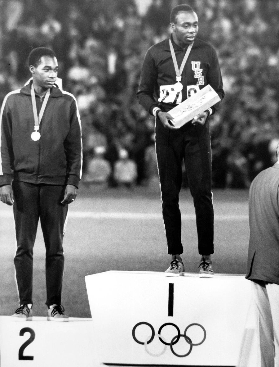 Jim Hines, primul sprinter care a coborât sub bariera celor 10,00 s la 100 de metri, a încetat din viață, lăsând în urmă multe povești savuroase