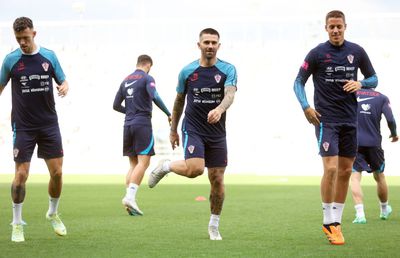 Scandal la naționala Croației » Insultat de fani, un jucător a sărit în tribună să se răzbune în timpul antrenamentului