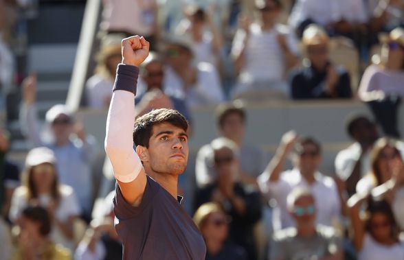 Carlos Alcaraz a revenit de la 1-2 la seturi în fața lui Jannik Sinner și va juca prima sa finală la Roland Garros