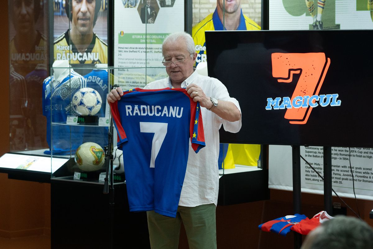 CSA Steaua - 77 de ani de la înființare » Lângă Lăcătuș, Marcel Răducanu, Vlădoiu, Troi, a apărut și necunoscutul Răsdan: „Să ne bucurăm din nou de participarea echipei în Liga 1”