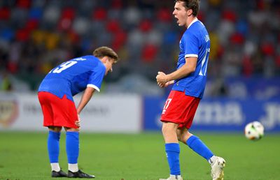 Egalii lui Benjamin Büchel și Notaro » Iată cine a ținut în șah România: tot lotul nu valorează cât Pușcaș + Ianis, blocat de un junior!