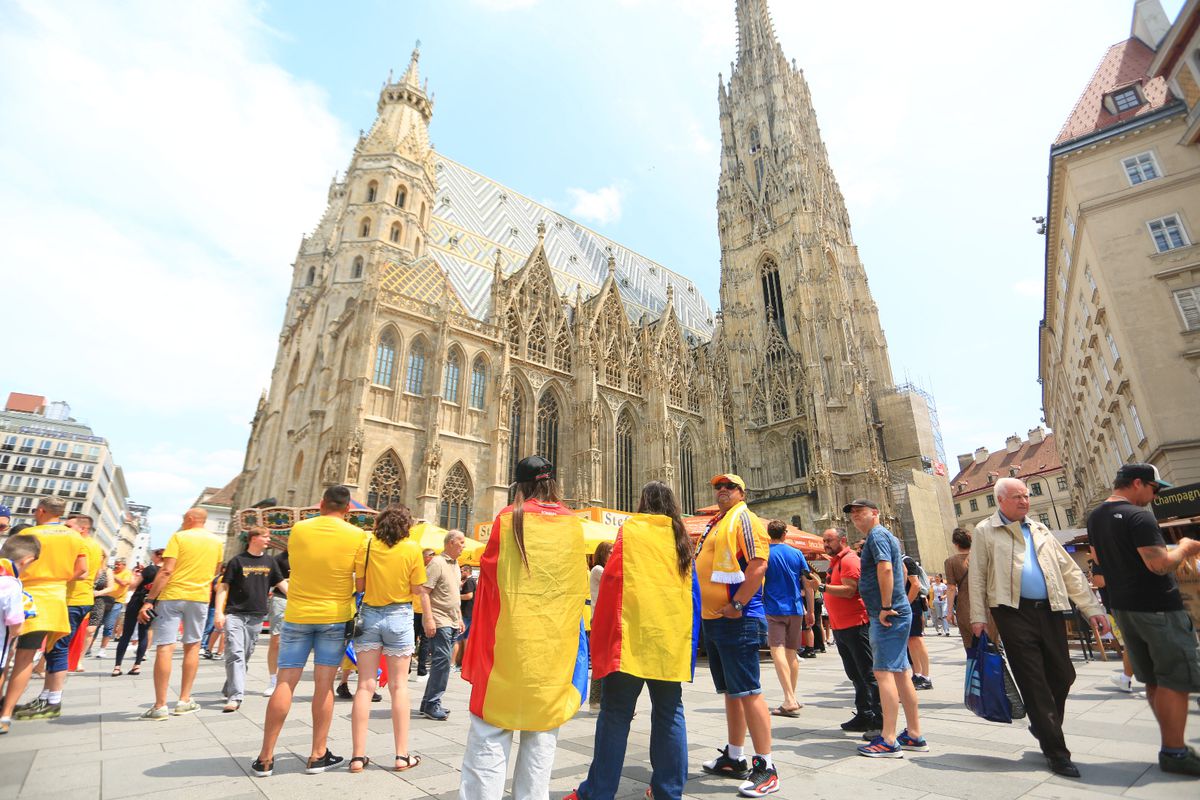 Fanii României în Stephansplatz, Viena