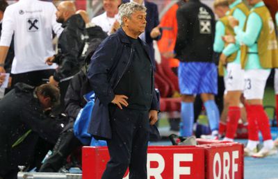 Gestul lui Lucescu spune totul! 7 detalii de la Austria - România: cine l-a flancat pe Burleanu, „gafa” organizatorilor + Momentul în care „Zidul Galben” s-a făcut roșu