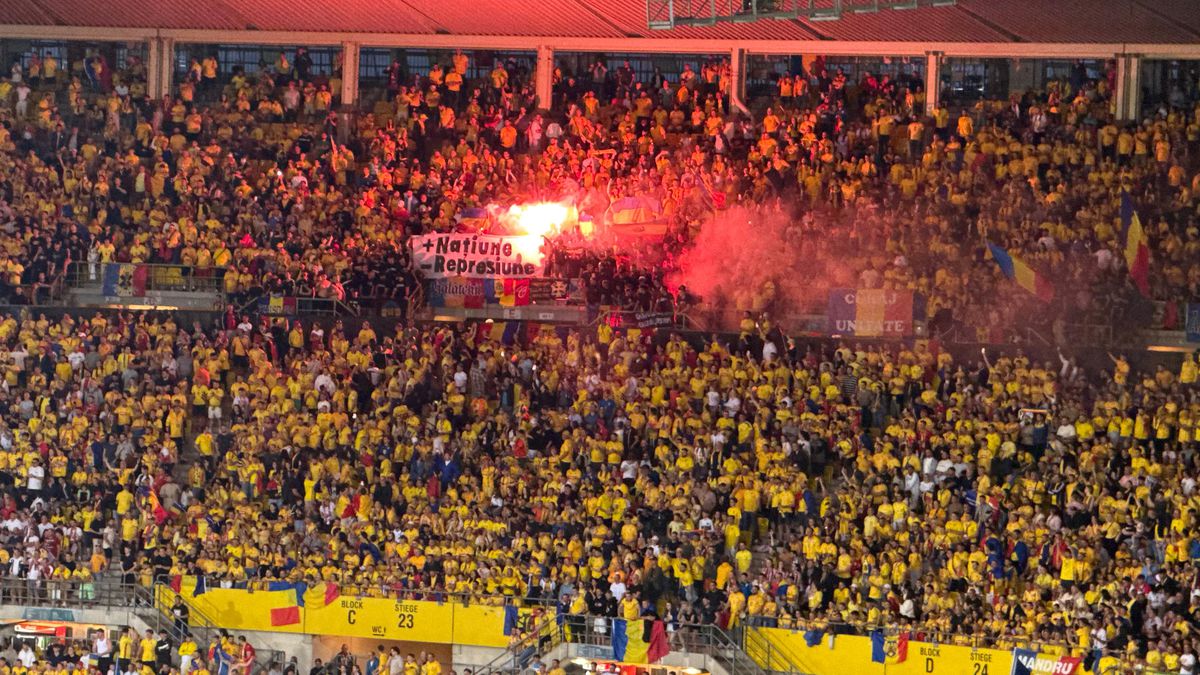 Suporteri romani în Austria - România - torte si mesaje