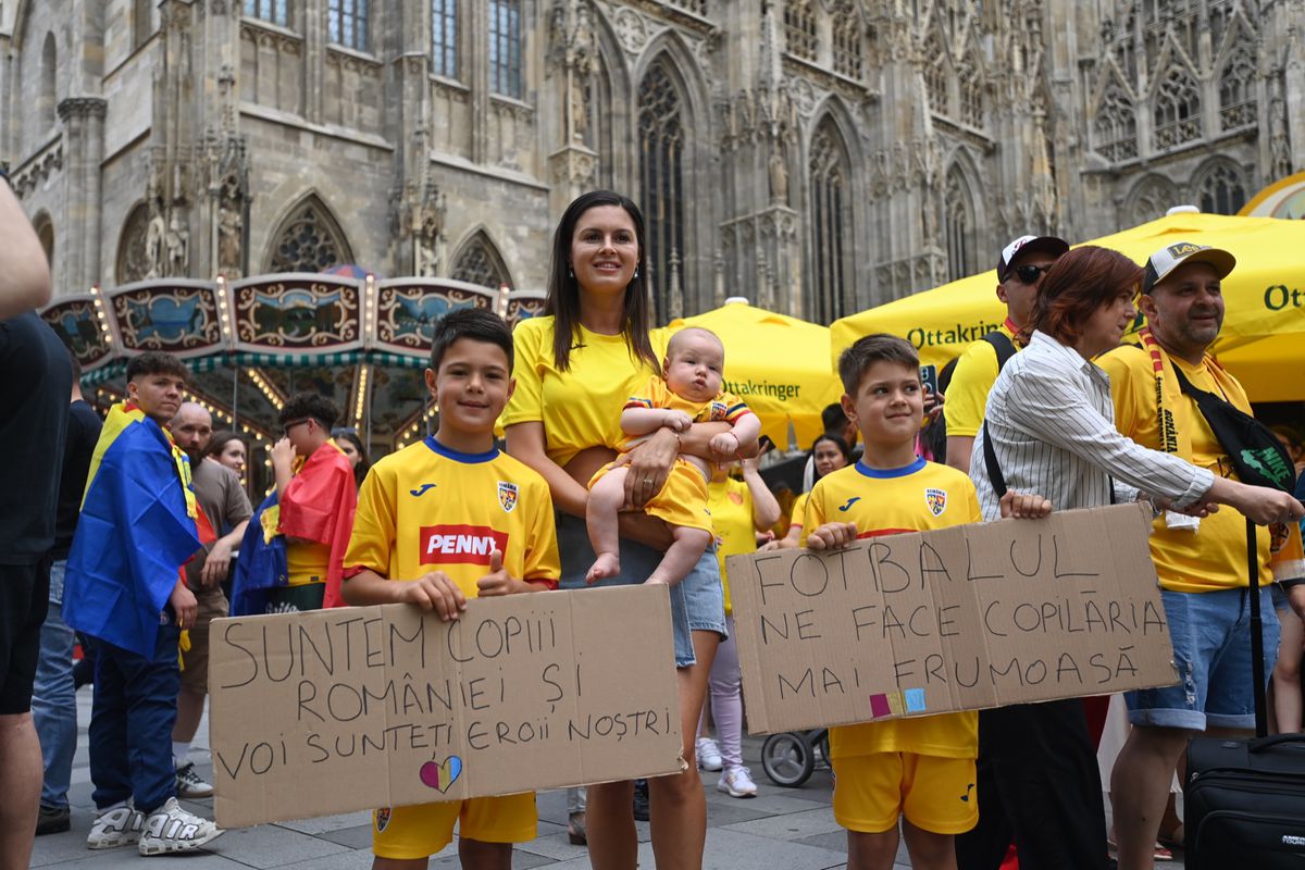 Fanii României în Stephansplatz, Viena