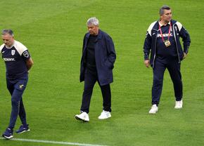 Primul lucru pe care l-a făcut Mircea Lucescu când a ajuns pe stadionul din Viena, înainte de Austria - România