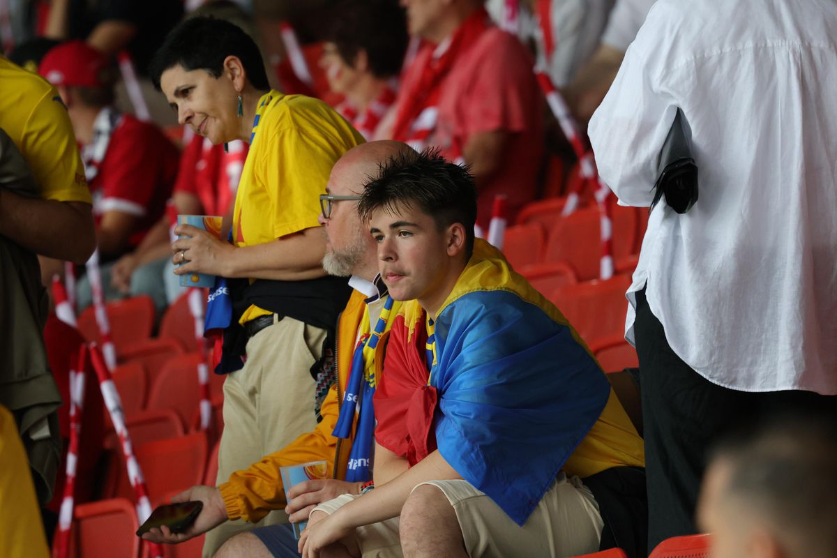 Tricourile galbene au invadat stadionul „Ernst Happel” » Românii le-au dat KO organizatorilor: peste 15.000 la meci