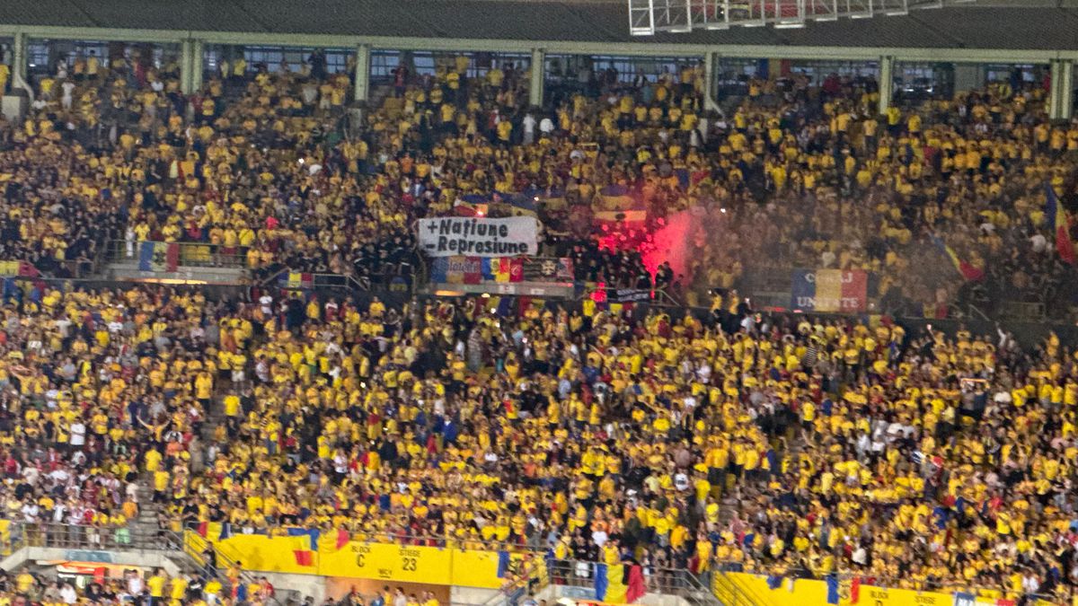 Suporteri romani în Austria - România - torte si mesaje