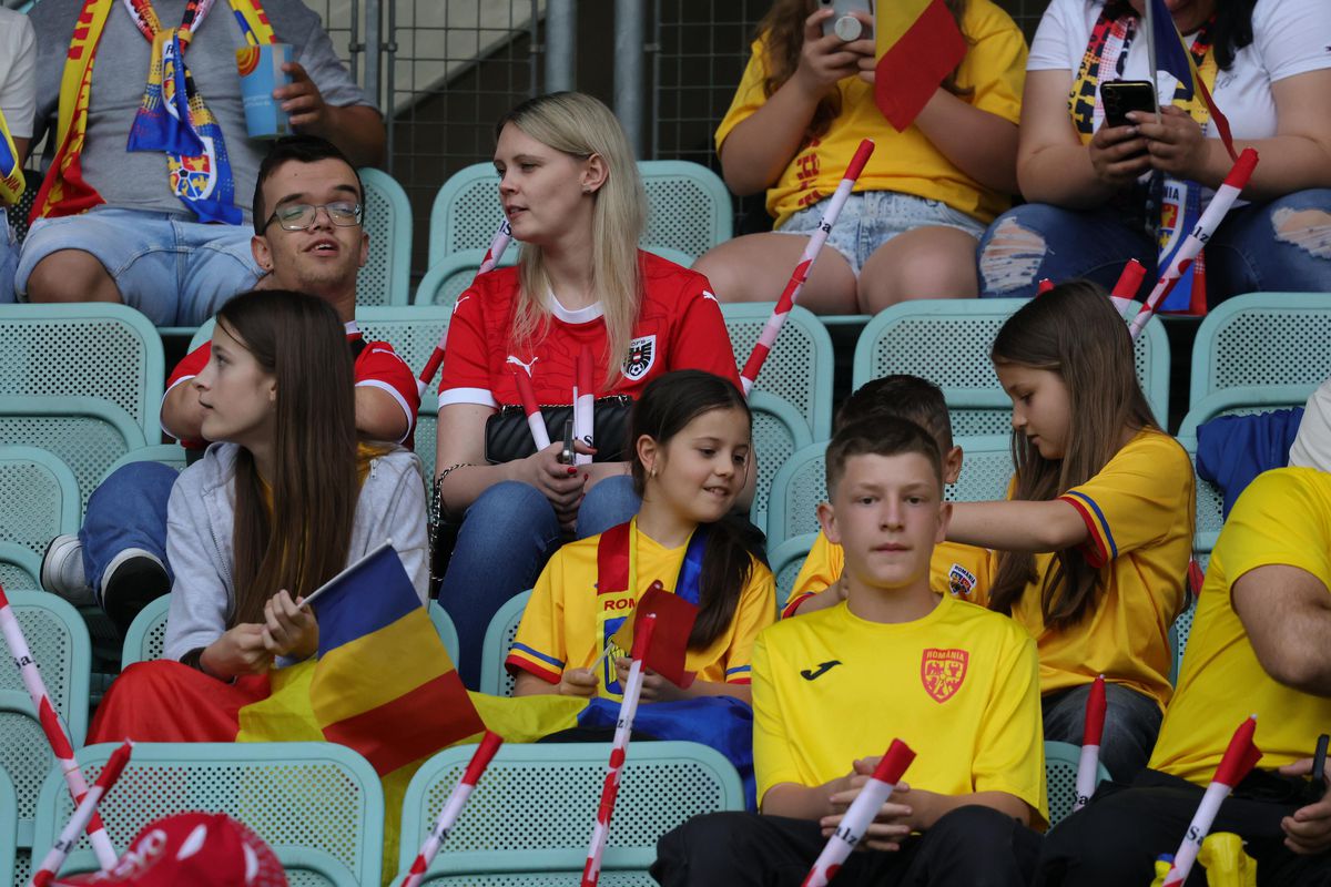 Tricourile galbene au invadat stadionul „Ernst Happel” » Românii le-au dat KO organizatorilor: peste 15.000 la meci