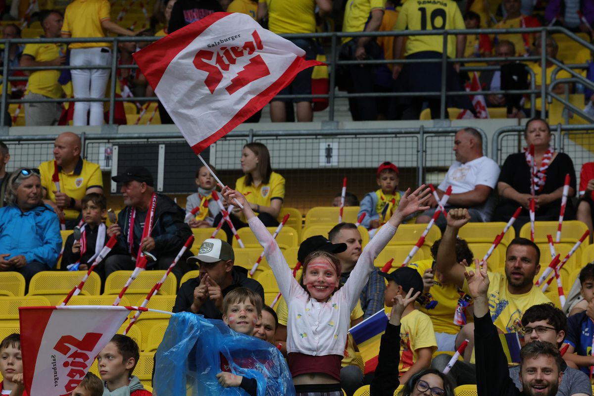 Românii au cucerit stadionul din Viena la meciul cu Austria