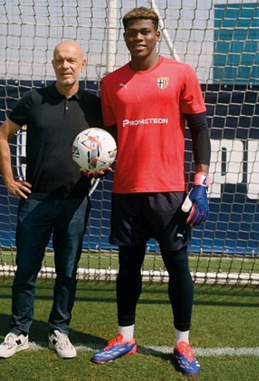 Mauro Pederzoli și portarul Zion Suzuki la Parma în ultimul sezon Gazeta a aflat numele italianului adus director sportiv la Rapid » Dan Șucu: „De acum vor începe lucrurile serioase!”