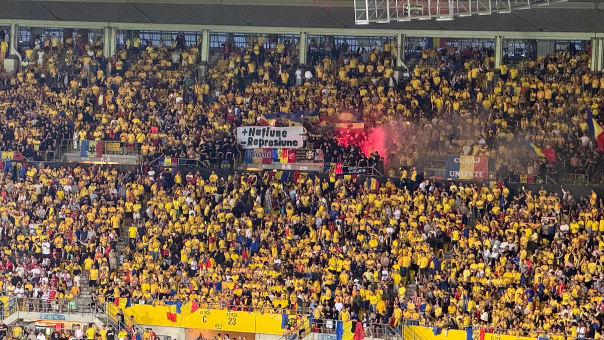 Festivalul de la Viena » Atmosferă de zile mari la Austria - România: ce a vrut să însemne scenografia gazdelor + ai noștri au răspuns cu torțe și un mesaj scurt